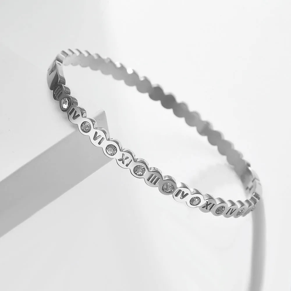 Titanium steel Korean style bracelet with number decorations in gold, rose gold or steel colour