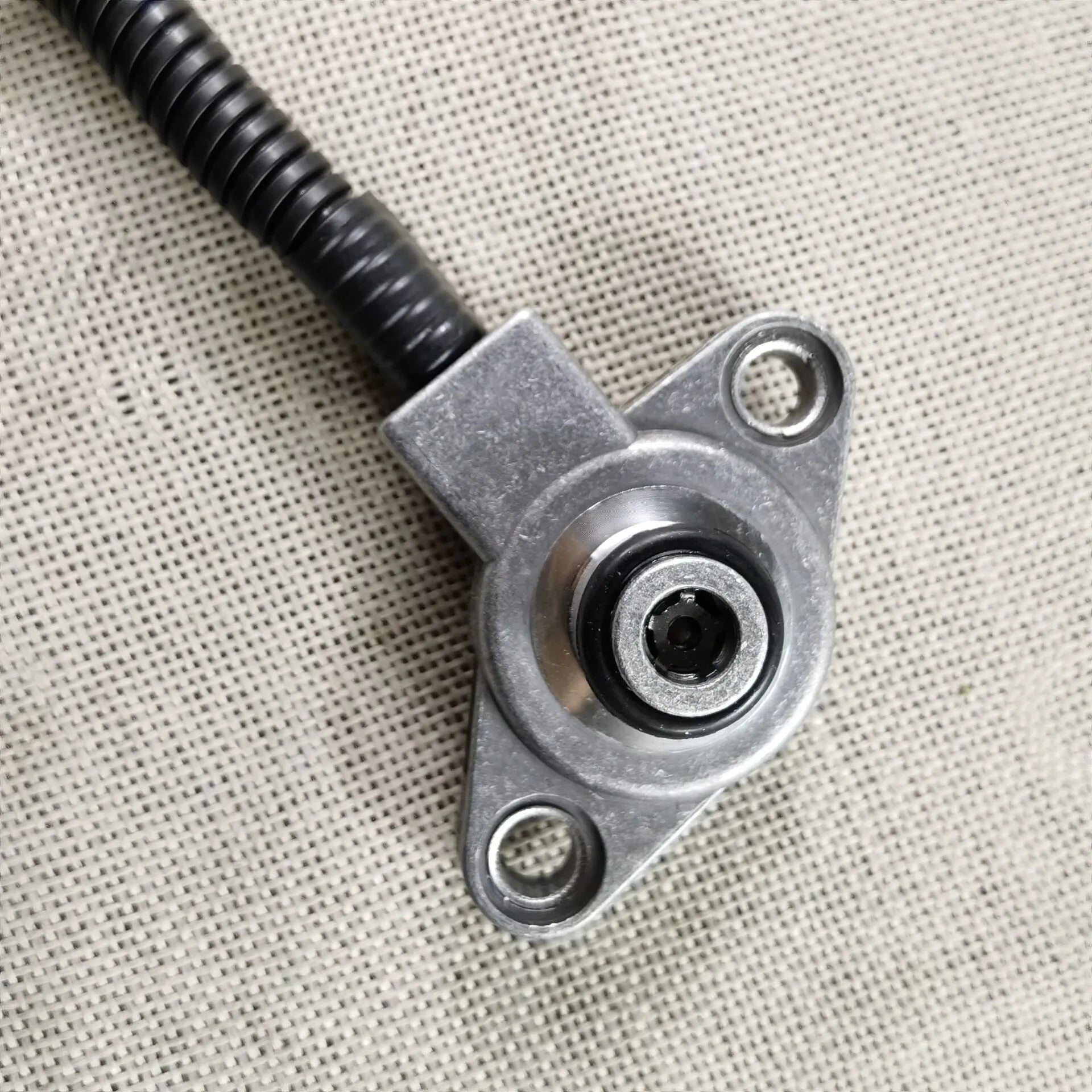 Metal gearbox pressure sensor model 7700100009 for transmission pressure monitoring