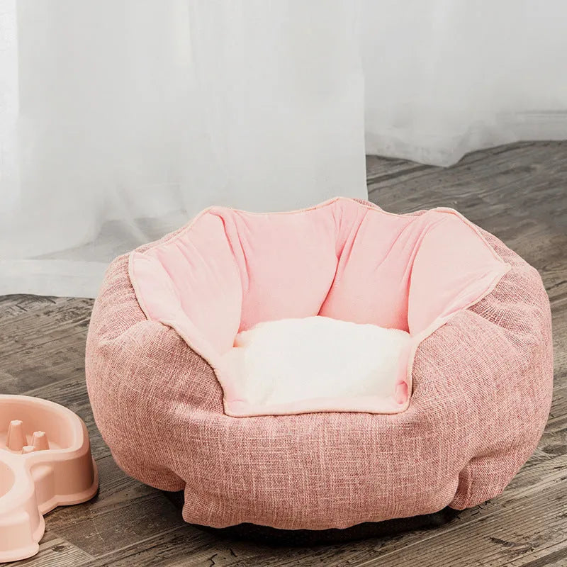 Octagonal pet bed with removable mat in soft wool point design for cats and small dogs
