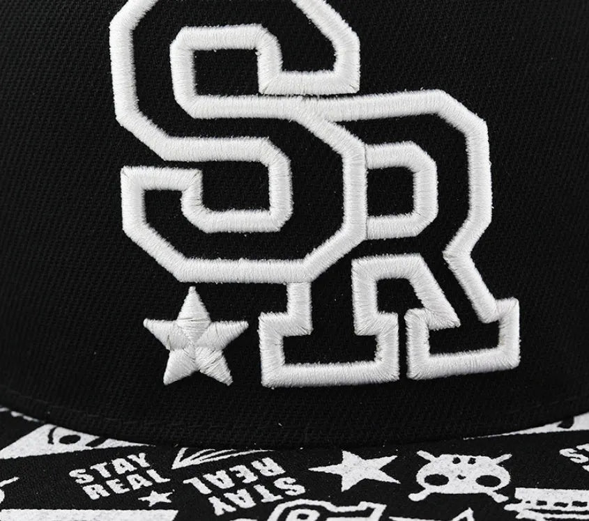 Cotton baseball cap with embroidered letters in black and white colour options
