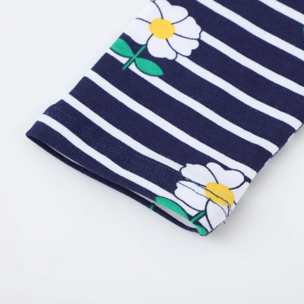 Girls' slim cotton leggings, neutral unisex design, sizes 2T-7T for ages 3-8, 96% cotton, all-season.