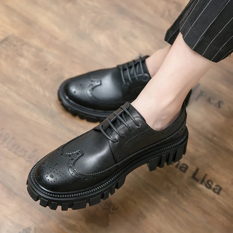 Men's black brogue shoes with round toe and artificial PU upper material