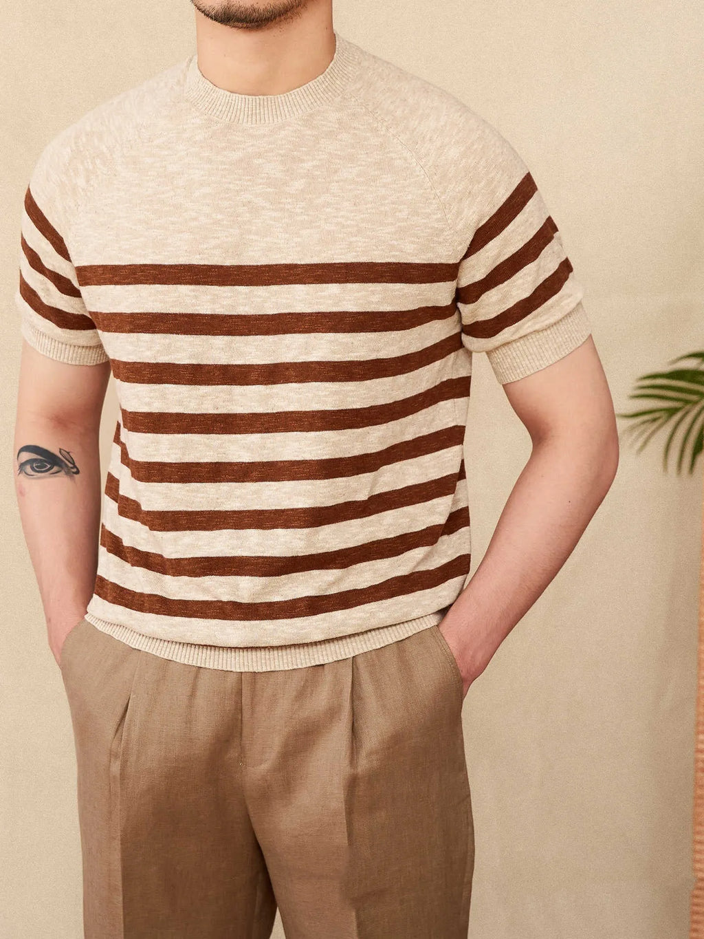 Cotton linen blend short sleeve T-shirt in navy blue colour with round neck design