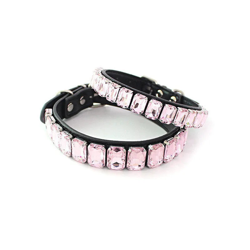 PU pet collar in multiple colours and sizes from XS to XL for dogs and cats.