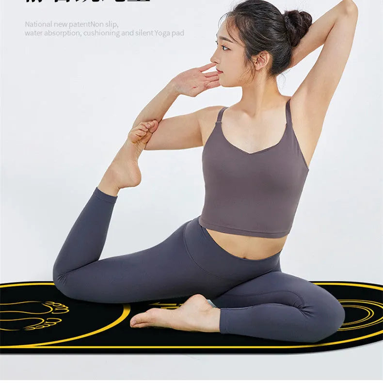 Faux leather yoga mat in black or pink with 6mm thickness shown in three size options