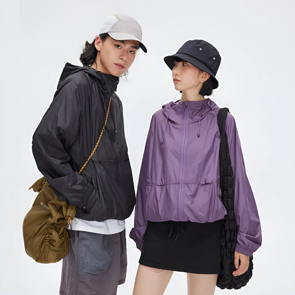 Men's sports hooded thin coat in chemical fibre blend fabric with straight hem and slit pockets