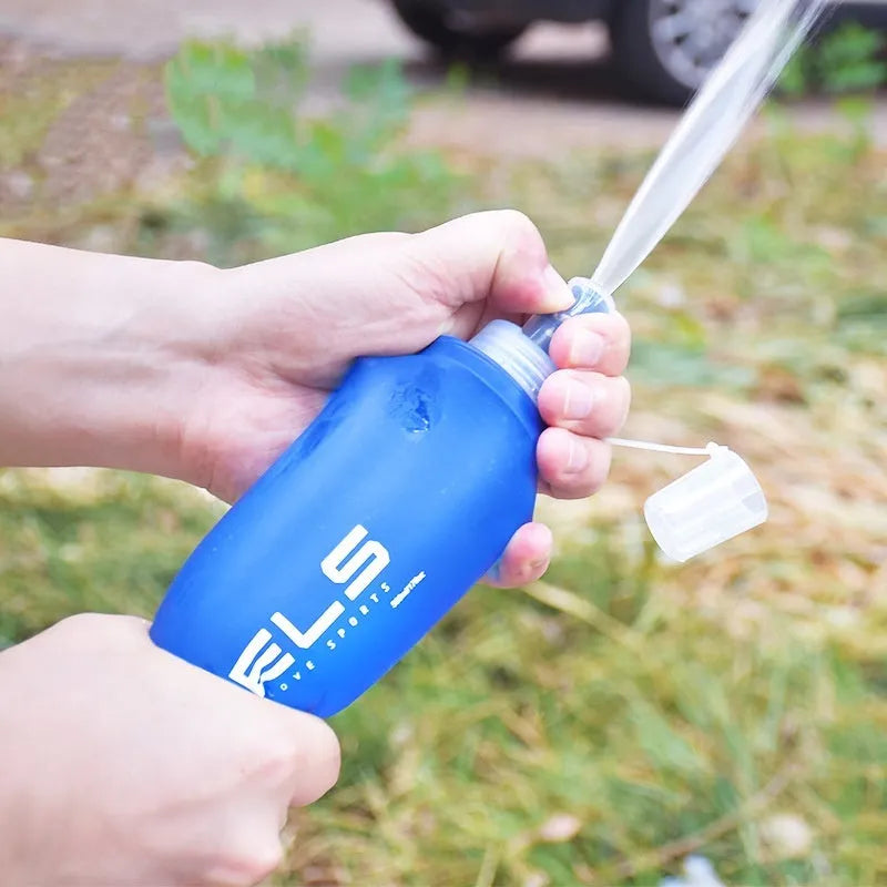 Large capacity sports soft water bottle in TPU silicone, folding kettle in blue, 250ml capacity for outdoor use