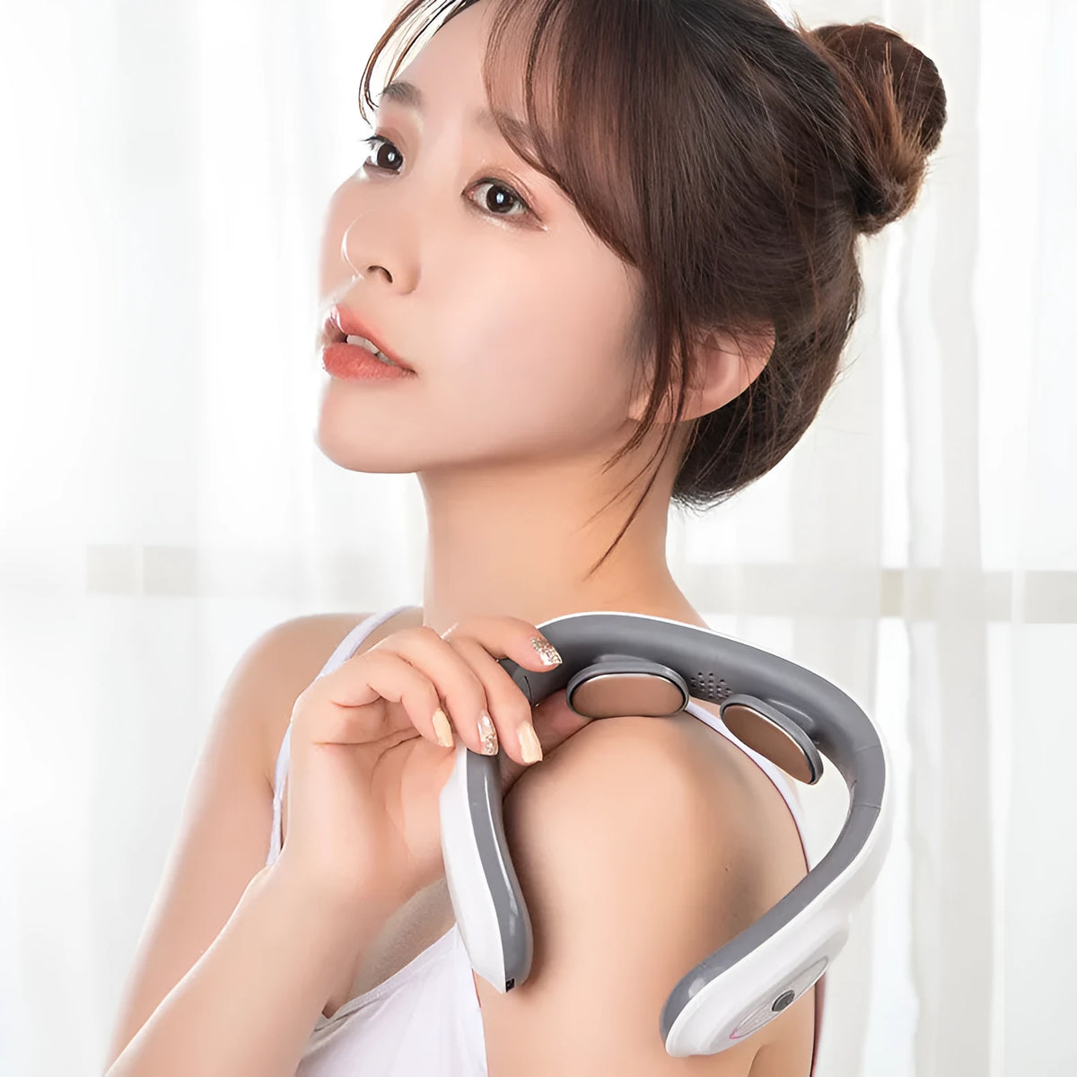 White electric heated mini folding massager for neck and shoulder with USB cable