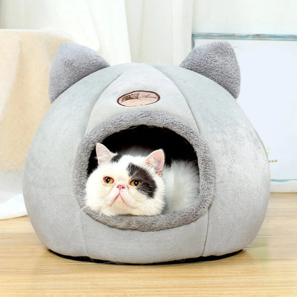 Fully enclosed winter cat nest sofa bed in plush fabric, size available up to 40cm