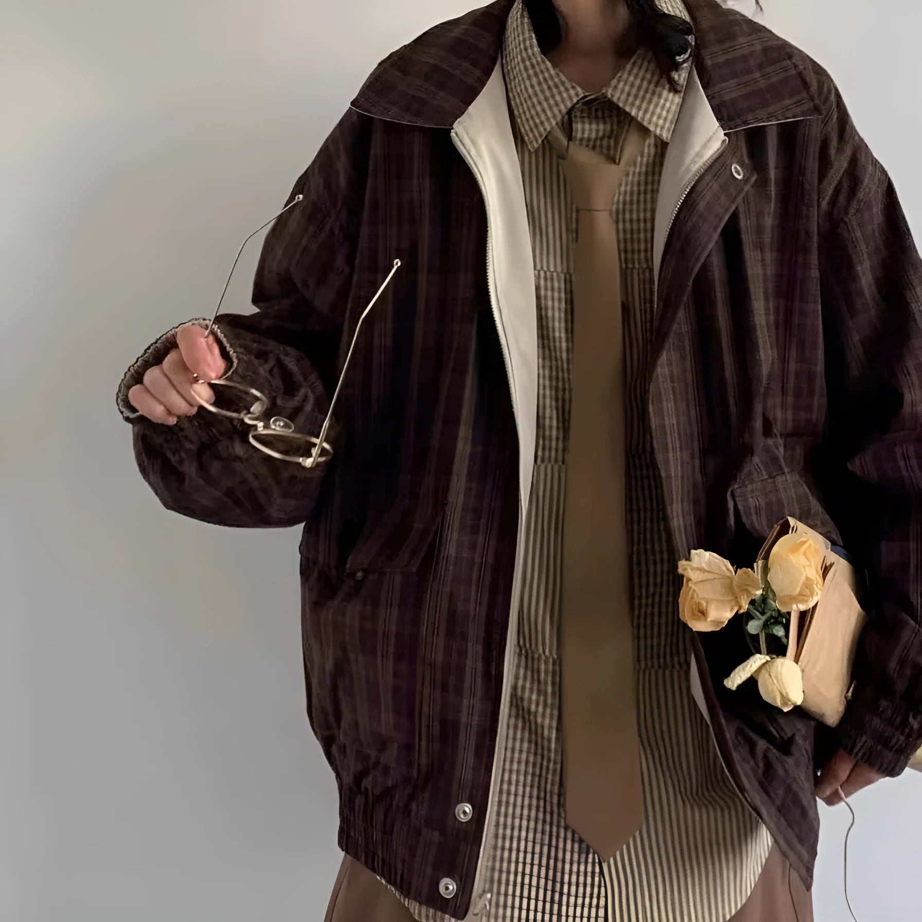 Men's retro reversible jacket in khaki with coffee colour plaid, stand collar, zipper placket, loose fit