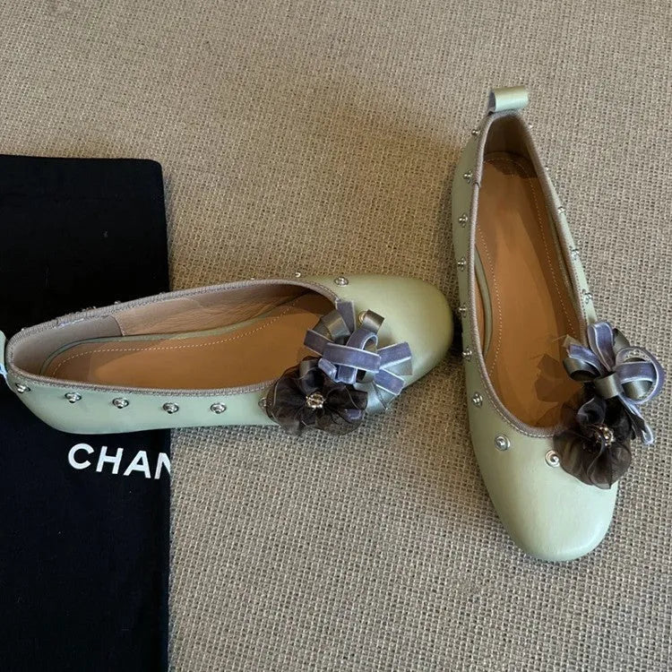DIY flower rivet Mary Jane shoes in silver, black, or green with sheepskin upper, buckle strap, and flat rubber sole.