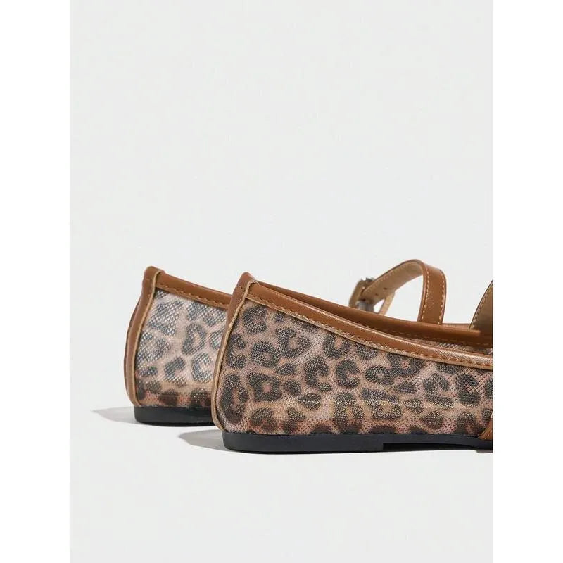 Leopard print mesh women's flat sandals with chain detail in brown colour