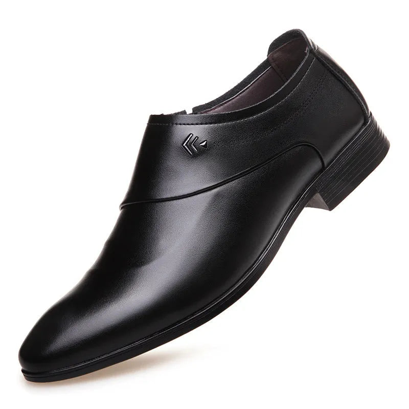 Men's low-top breathable microfiber leather shoes with rubber sole, black colour, car stitching details