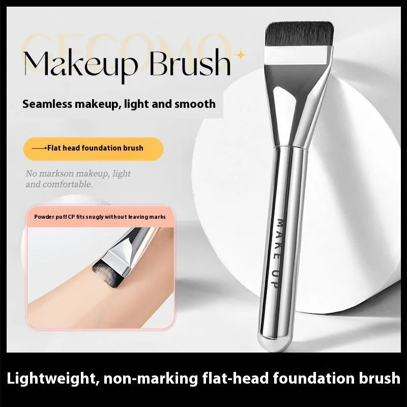 Round head concealer brush with artificial fibre bristles, 9cm total length, straight flat head design