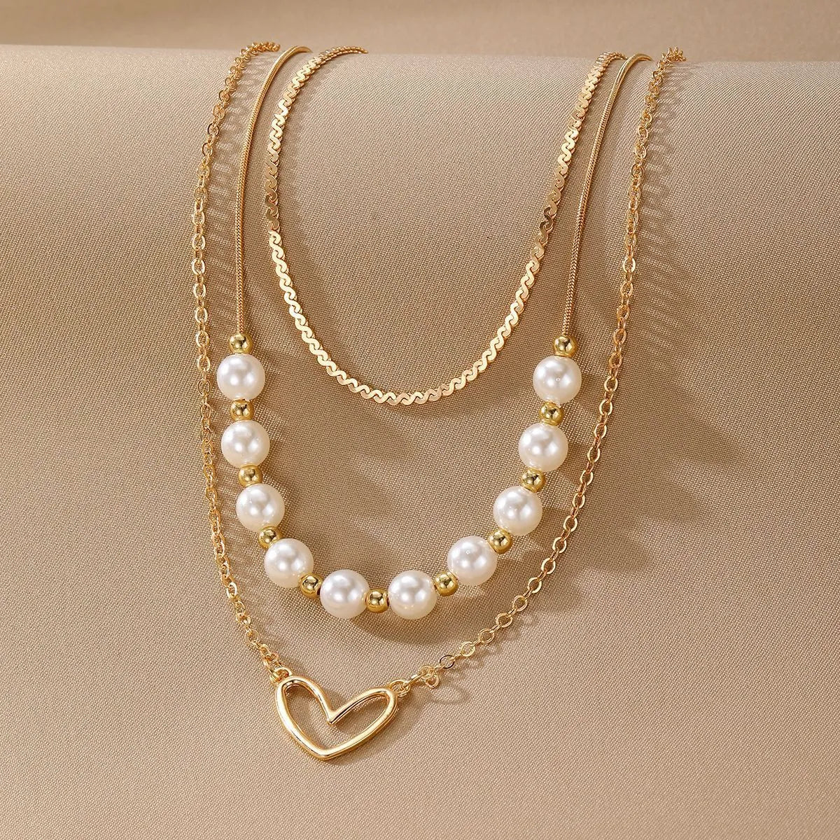 Vintage gold heart necklace with pearl chain and adjustable 41-50cm length
