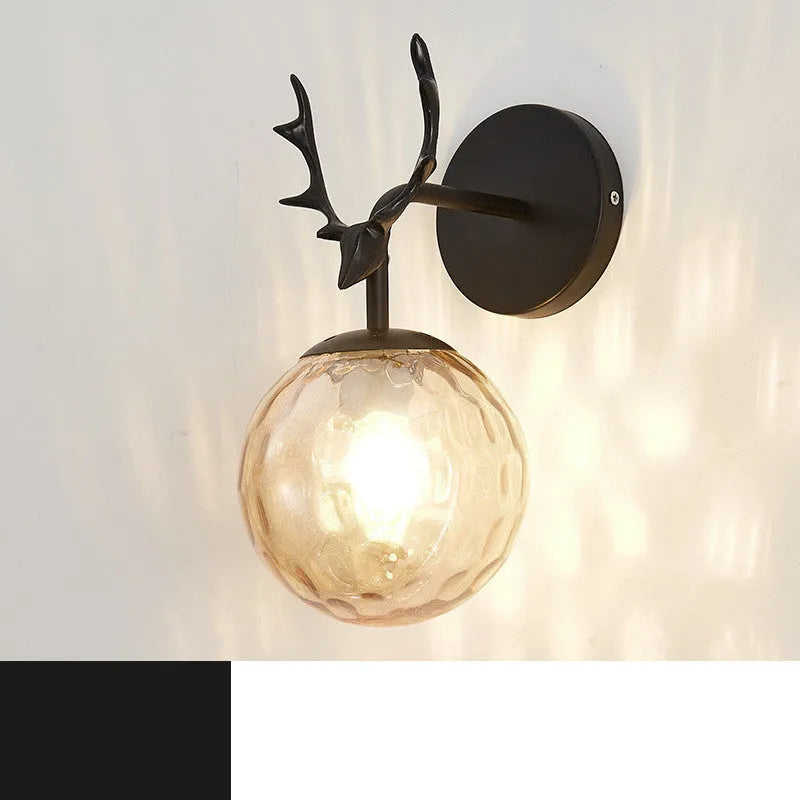 Round glass wall lamp with Nordic design and E27 holder in golden or black finish