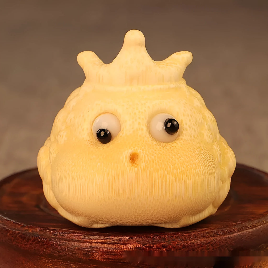 Solid bamboo carving of a Crown Princess Toad ornament, cute style, 5cm in size.