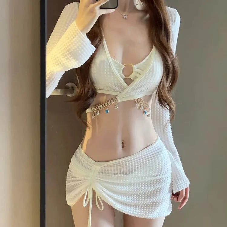 Women's long sleeve split bikini swimsuit in black polyester for swimming and wading