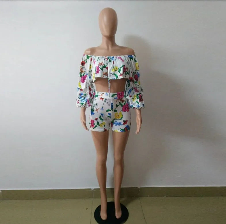 Women's two-piece casual set with long pile sleeves and digitally printed multicolour shorts