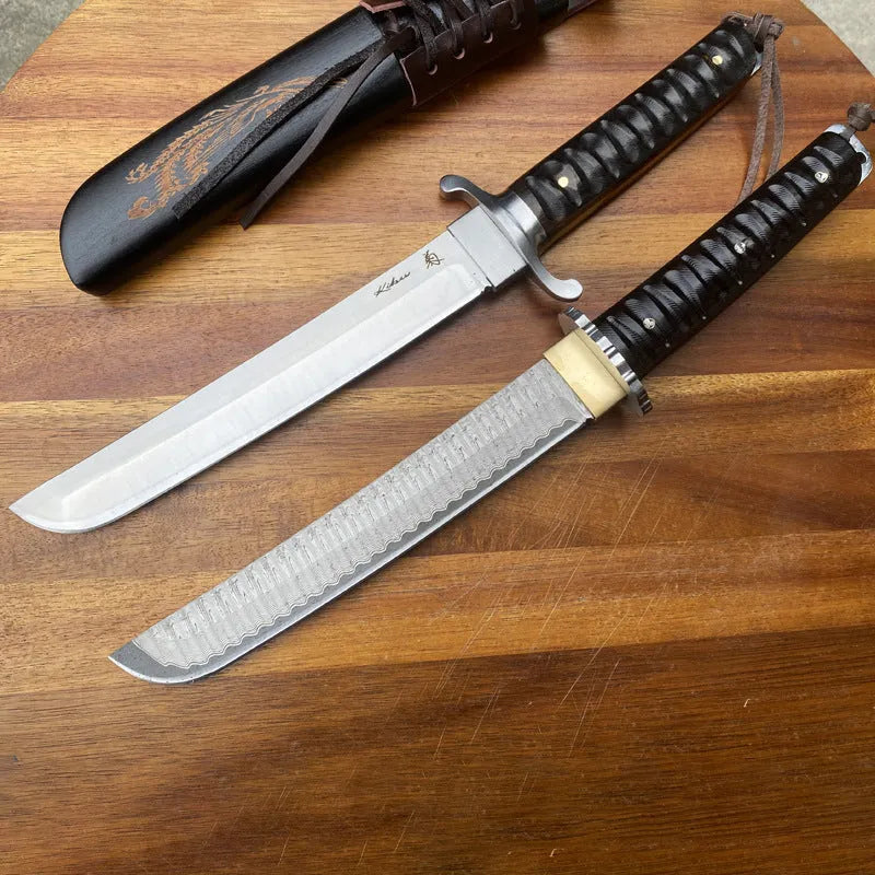 Damascus wooden sheath knife with keel-integrated full-tang blade and 62-degree knifepoint for outdoor camping