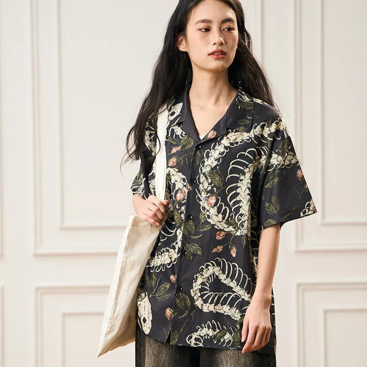 Snake bone and floral pattern printed Cuban collar short sleeve shirt with loose fit cardigan styling