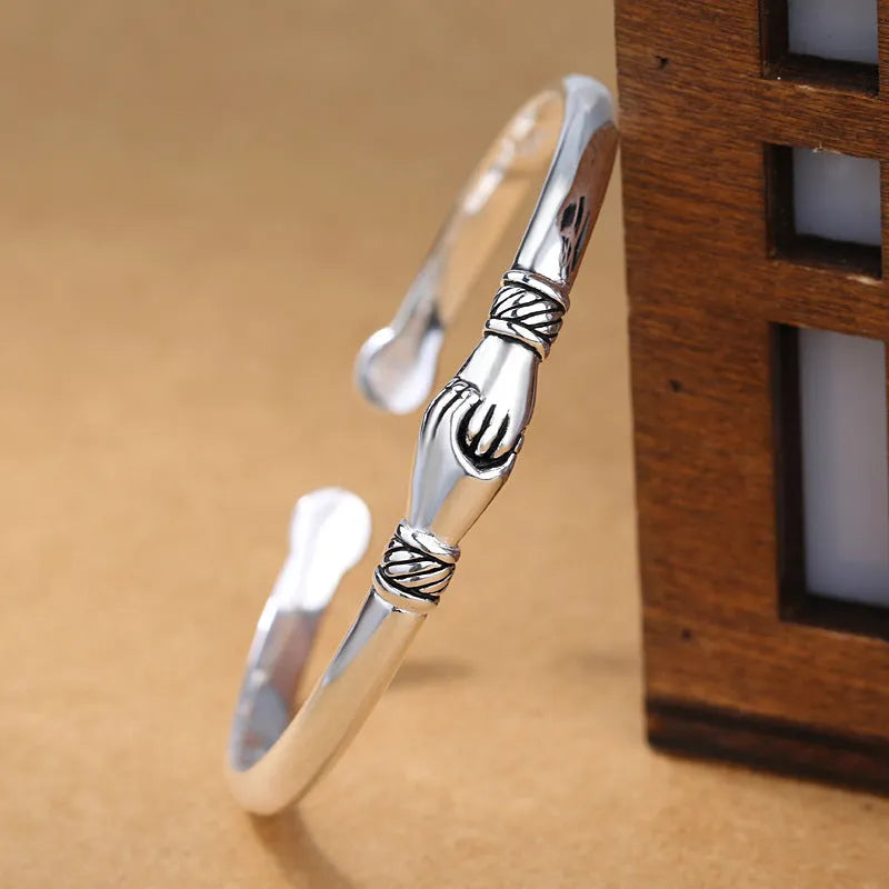 Retro copper bracelet for women with handshake design in retro silver finish