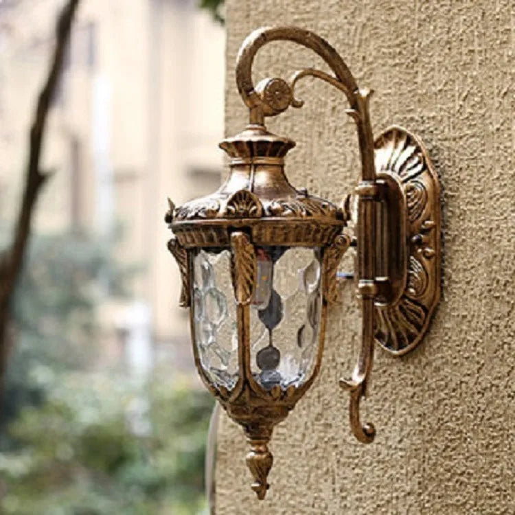 Indoor and outdoor waterproof wall lamp with aluminium shell, black finish, IP44 rated, classic European style
