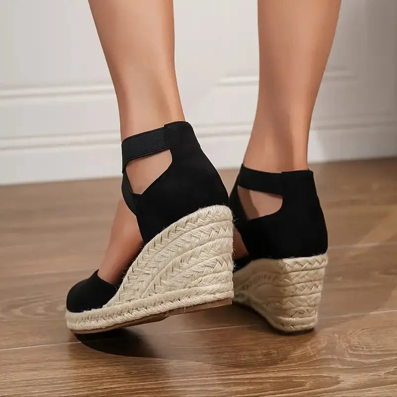 Plus size women's black sports sandals with elastic band and round toe, microfiber upper and TPR sole