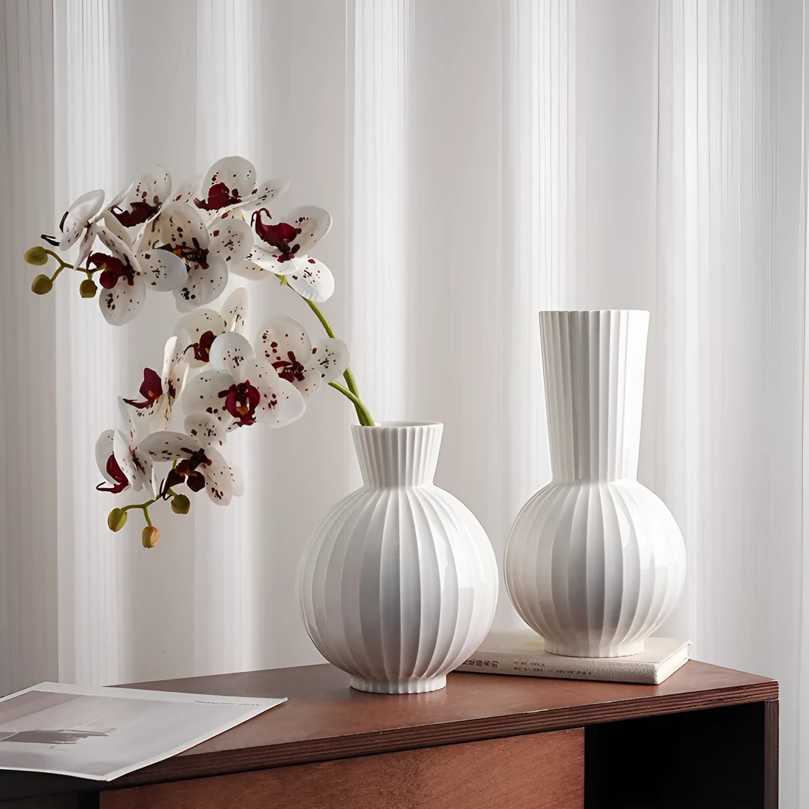 Ceramic ball vase with American country stripes and floral decoration for living room table