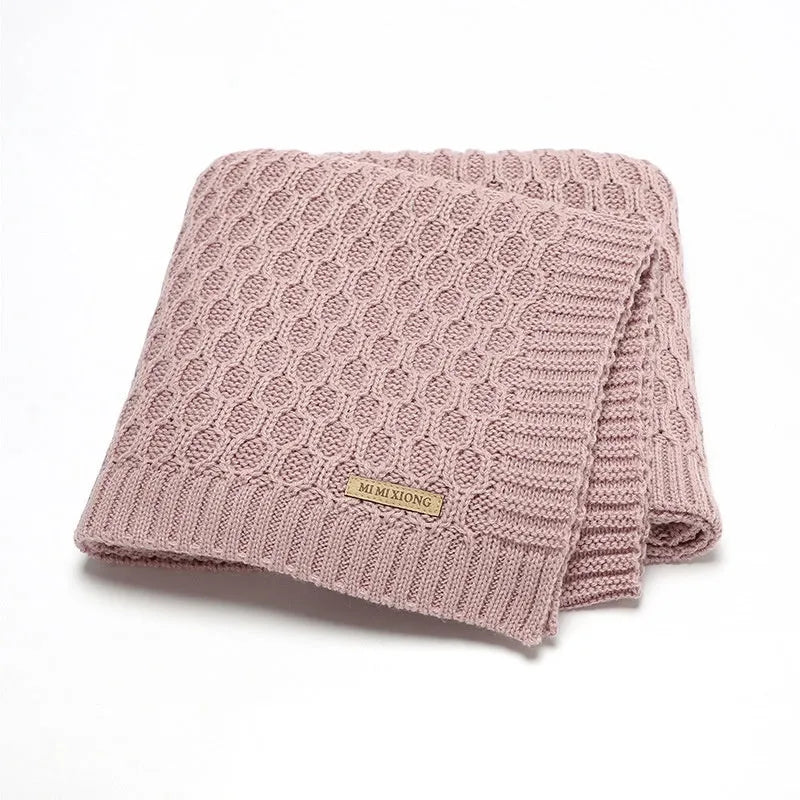 Solid colour infant hug blanket with three-dimensional lines texture showing 70×90cm dimensions