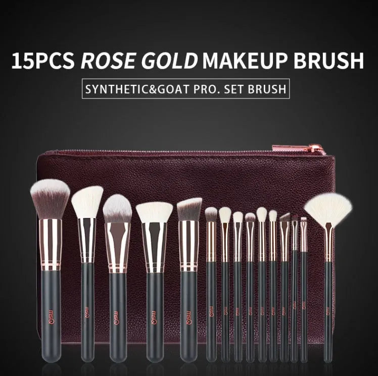 Rose gold makeup brush with wool bristles and wooden handle, 4.5cm gross length, 17.5cm overall length