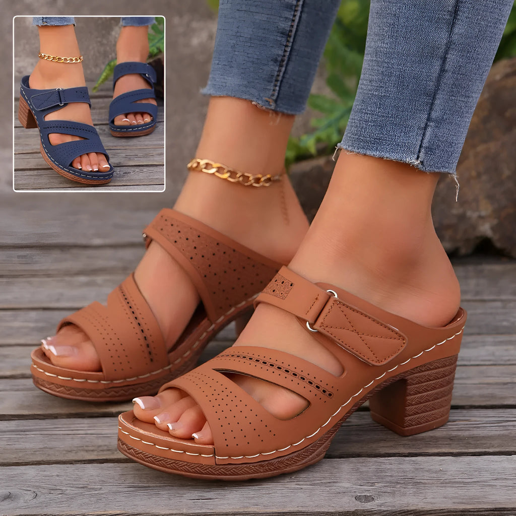 Square-heeled peep-toe slides sandals in solid colour with chunky heel and rubber sole