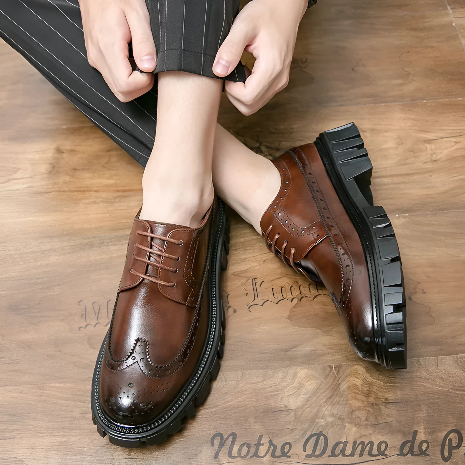 Men's black brogue shoes with round toe and artificial PU upper material