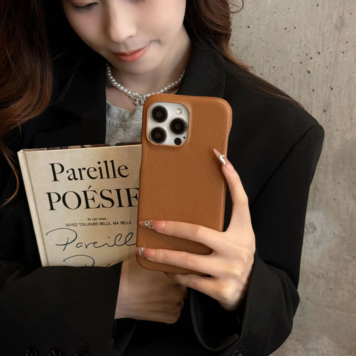 Retro leather solid colour embossed TPU phone case for iPhone 15 and 16 series in black