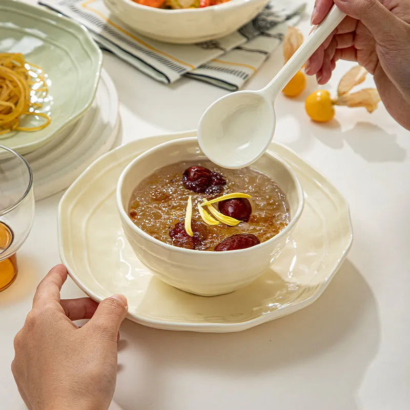 Seven-piece solid colour ceramic tableware set in a gift box, modern simplicity style.