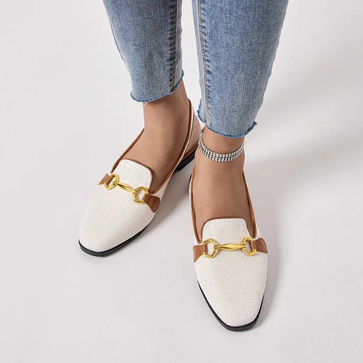 Women's closed toe half slippers with chunky low heel in black linen and imitation leather lining