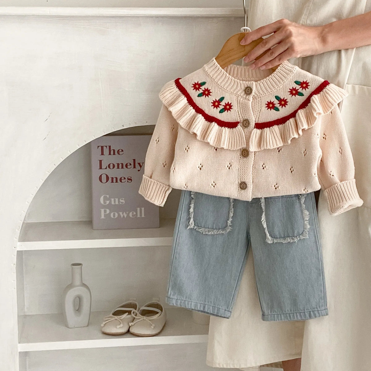 Children's burrs pocket cotton denim cropped pants in denim colour with hairband belt closure