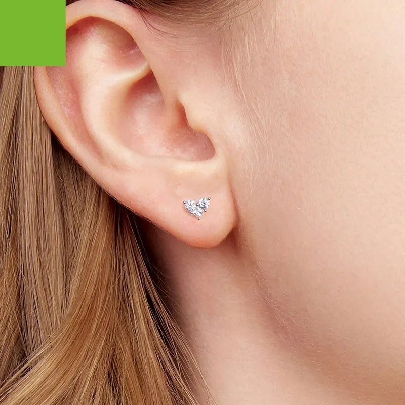 Heart-shaped cubic zirconia ear stud in S925 sterling silver with electroplated finish, colour BSE1227