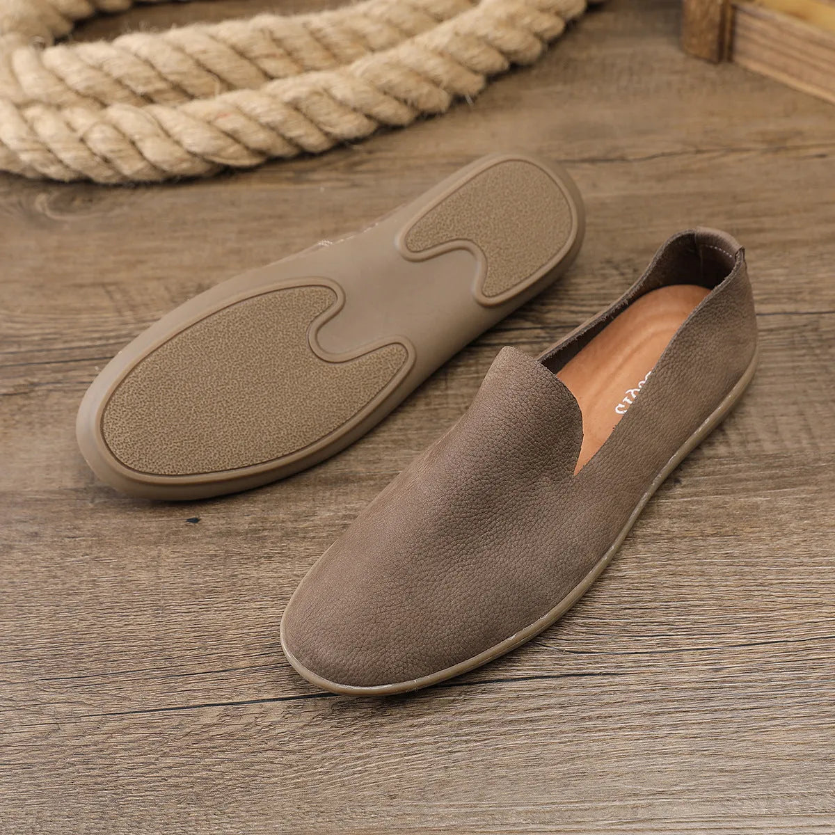 Handmade men's shoes in khaki with wedge heel and rubber sole