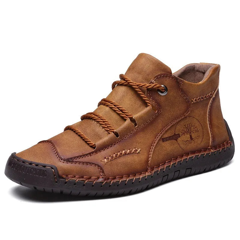 Men's leather casual boots in multiple colours with round toe and rubber soles