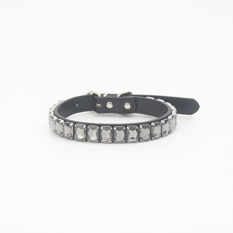 PU pet collar in multiple colours and sizes from XS to XL for dogs and cats.