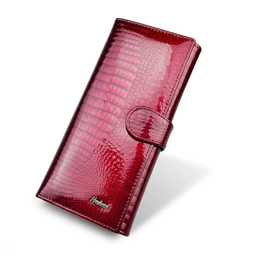 Wine red crocodile-pattern patent leather women's coin purse with pigskin lining