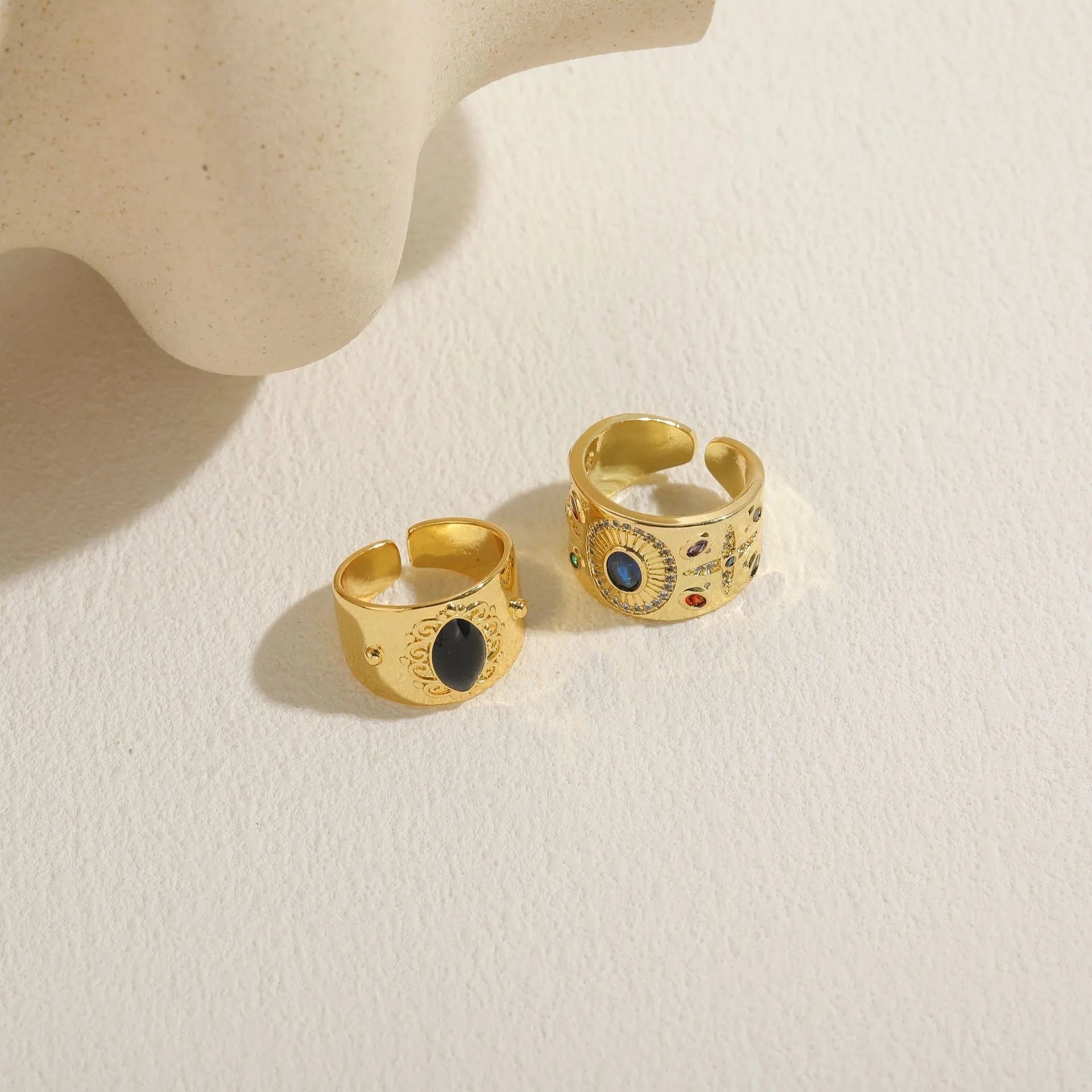 Geometric copper ring with horse eye black electroplated finish and Chinese vintage styling