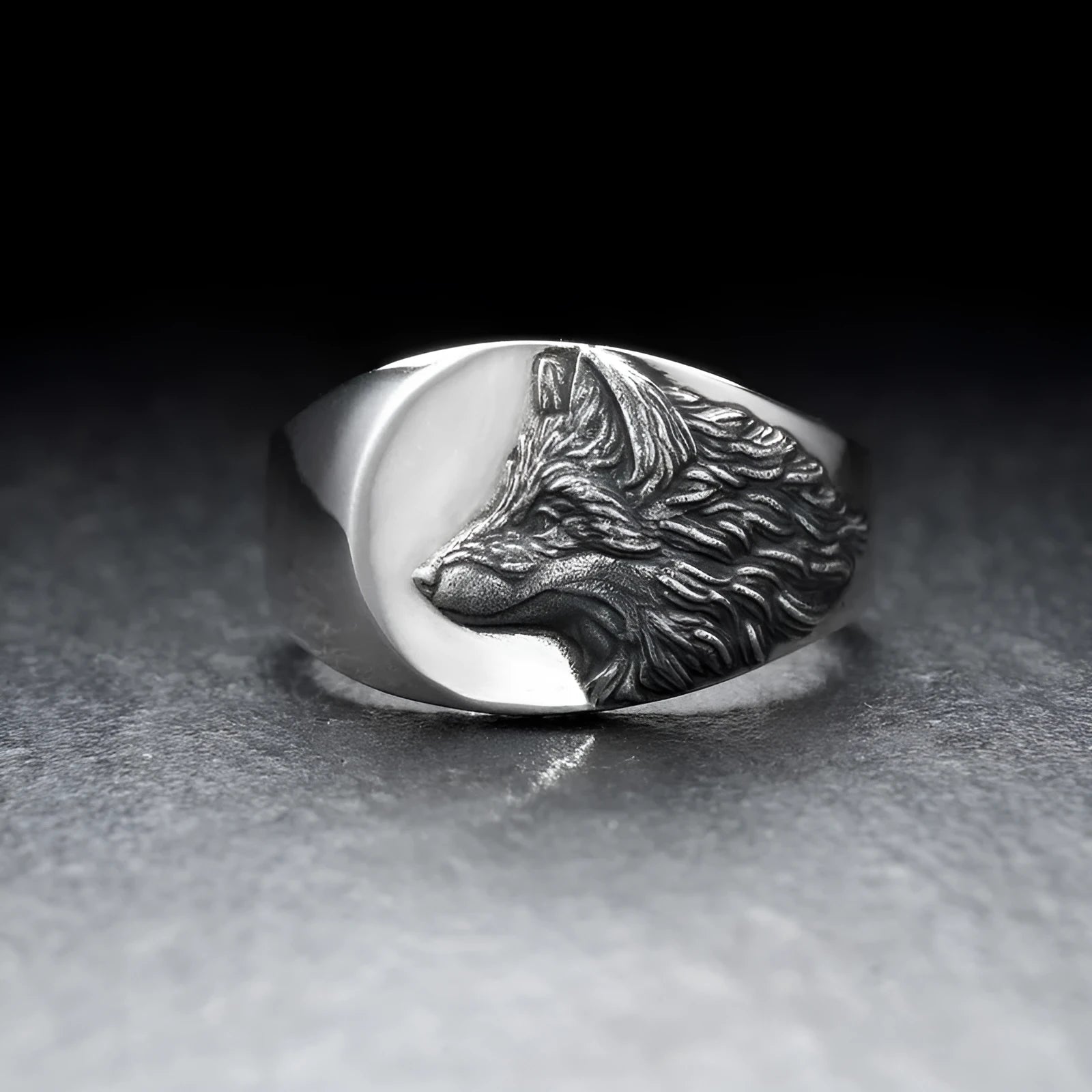 Silver alloy men's ring with geometric wolf shape design in European American retro style