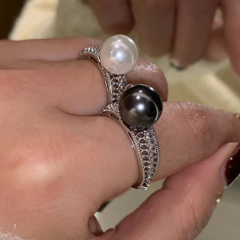 Geometric black pearl open ring with adjustable copper band for women's index finger