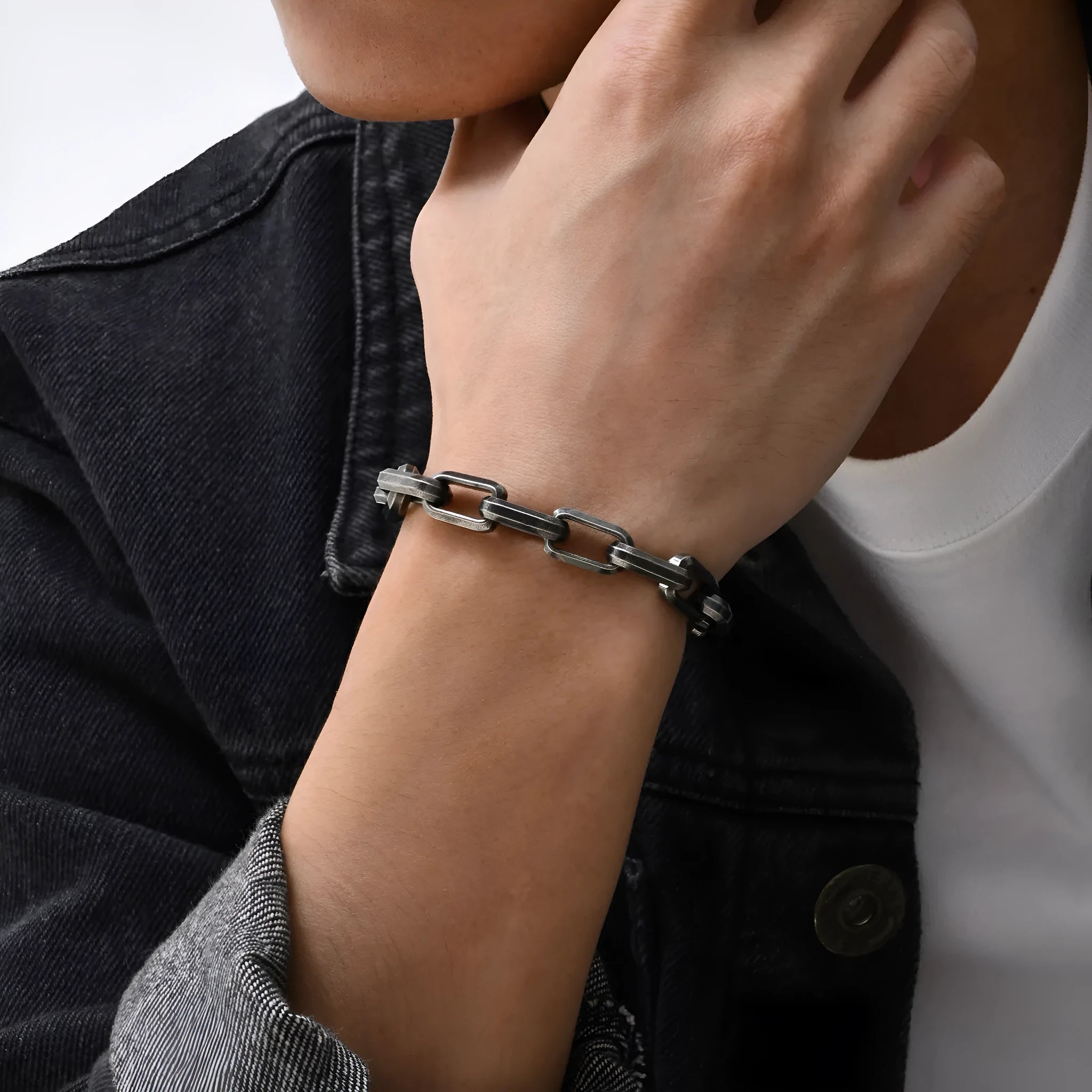 Men's square chain bracelet in titanium steel with electroplated finish