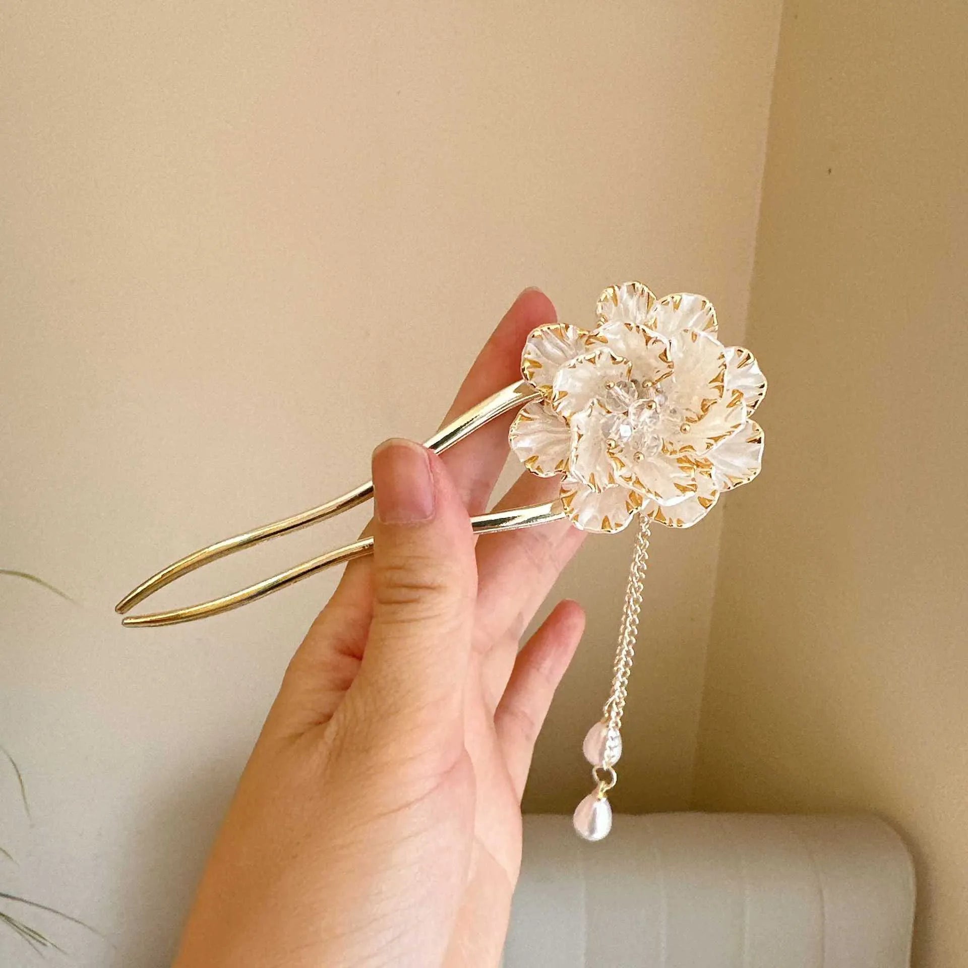 Purple and white alloy peony U-shaped hairpin with retro pastoral styling