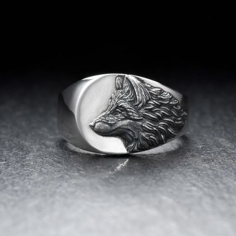 Silver alloy men's ring with geometric wolf shape design in European American retro style