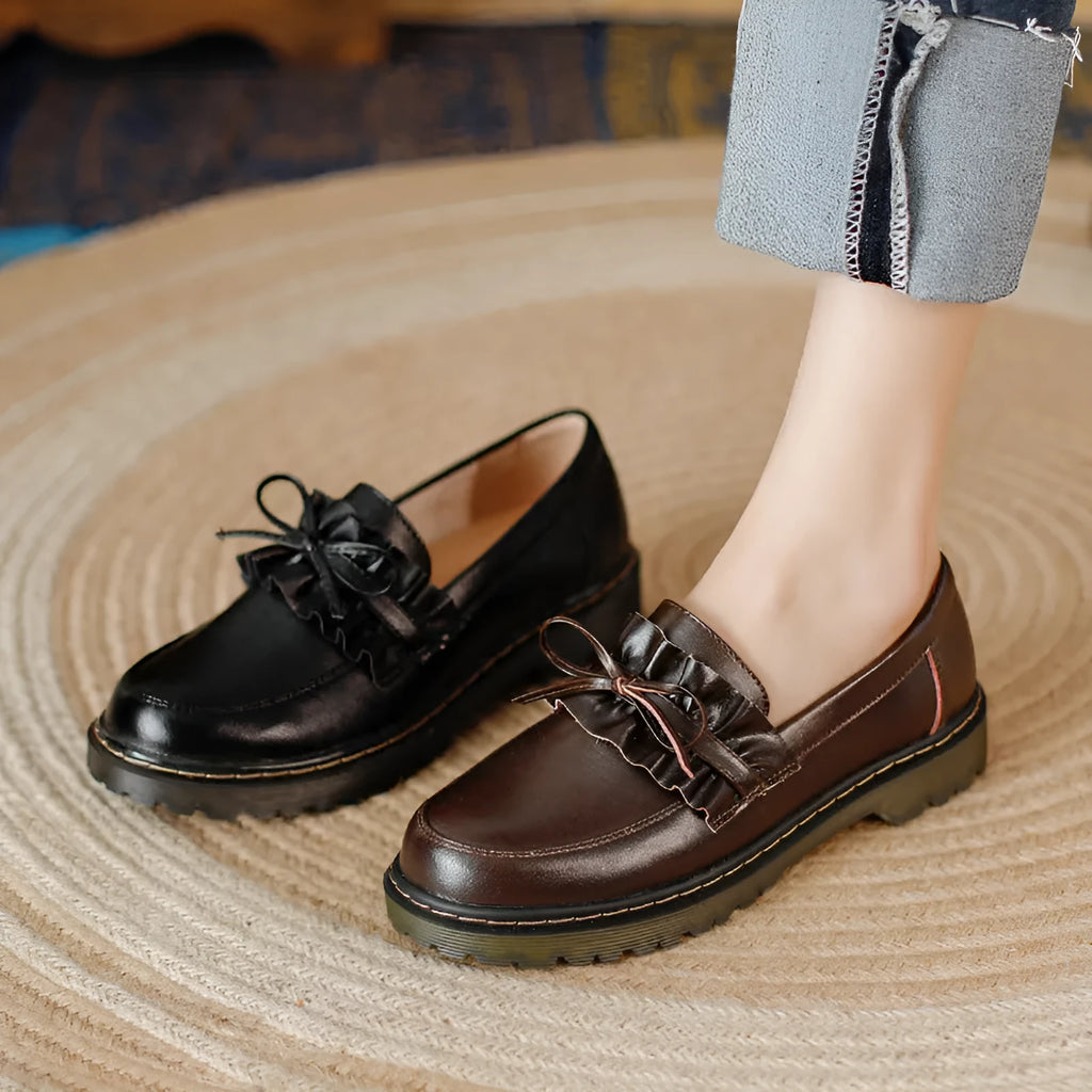 British style women's black leather shoes with chunky flat heel and round toe