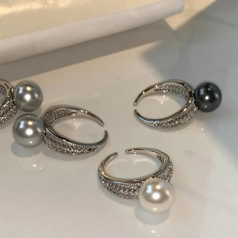 Geometric black pearl open ring with adjustable copper band for women's index finger